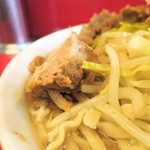 ラーメン二郎 - 豚の厚み