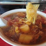 中国料理 寺岡飯店 - 麺は普通の黄色い中華麺