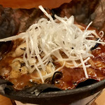 八珍 - 牡蠣の登板焼き。濃いー味噌焼き。涙出てきたw