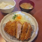 だるま家 - ロースカツ定食680円