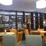 プロント - 席も多くてゆったり