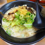 Hakata Ramen Isshintou - 黒・野菜たっぷり…680円