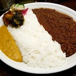 カレー&オリエンタルバル 桃の実 水道橋店 - キーマカレー(ライス大盛、カレーセット)