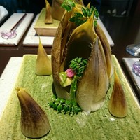 日本料理 TOBIUME - ③旬～"竹取物語" 合馬（おうま）の竹の子 若松産蕾菜 朝堀り筍(福岡県合間産)の浅煮、茹で蕾菜(福岡県若松産)、甲烏賊(福岡県橿原産)の木の芽和え