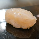 鮨松榮 - 白海老 昆布〆