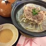 若栄屋 - 豚肉とともやしの蒸し鍋