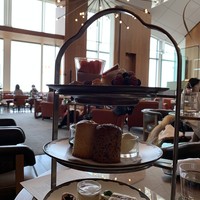 ザ タヴァン グリル＆ラウンジ - 