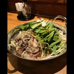 Sentisyu Kanaruto - 炙りもつ鍋