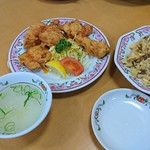 餃子の王将 - 炒飯と唐揚げ 追加で☆