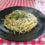 Italianbaru pastaggruppi - アサリときのこのバジリコソース