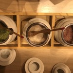 Oden to tempura harebare midori - 塩が３種類。抹茶、ワカメ、梅。