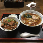 雪谷飯店 - レバー丼とラーメンセット880え