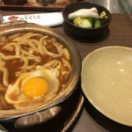 煮込うどん 山本屋本店 - 蓋をあけると喜びが広がります。