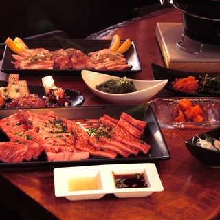 ビールや泡盛、赤ワインなど、お肉と相性抜群なお酒が種類豊富