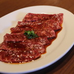 Wagyuu Yakiniku Waraiya - 【名物ハラミ】
                      秘伝のたれで揉み込んだ人気ナンバーワン！