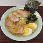 ラーメンショップ クロマル - チャーシュー麺の味つけ玉子トッピング(900円と100円)