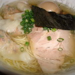 伊達屋 - 塩ワンタン麺(煮たまご入り)