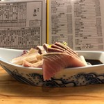 割烹 魚仙 - ブリ刺