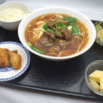GFC香港スタイル飲茶レストラン - 牛すじラーメン定食680円