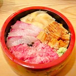 Katori Sushi - かんぱち、なかおち、あなごのサービス丼