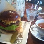 ヒロ コーヒー - チーズバーガー６００円