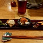 たくまんま - ・糸島野菜に5つの味噌
      ・3/7から熟成させた鰤のワタの発酵燻製
      ・唐津の赤ウニ味噌和え
      ・鰤の白子焼き
      ・焼き枝豆