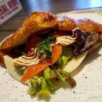 $$cafe Bronx Moment Wag - 