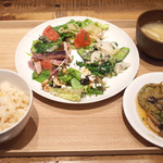Cafe&Meal MUJI - 選べるデリ4品+メイン(1200円)
