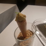 カセント - レッドムーンとバタークリームのコルネ由良産の生ウニ添え