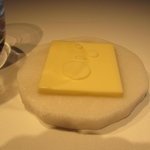 レフェルヴェソンス - 泡の刻印がされたバター。