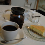 MOMI-CAFE - コーヒー、しょうが入り紅茶、NYチーズケーキ