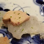 馳走 啐啄一十  - ⑦虎魚(広島県江田島産・2日寝かせ)、虎魚の肝のせ
      産卵期は初夏～夏、通年を通して美味しい。
      昆布〆はされていません
      削ぎ落とした魚本来の味わいを時間を掛けて旨みを引き出しています
      肝もめちゃウマい