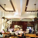 フォーチュンガーデンキョウト - 外国かと思い紛う店内⭐️
      レストランウエディングもしてるってさ。