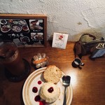 7CAFE - 上から覗き込むように、ババンヌ。五月みどりの…こほん