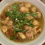 酒とタイ料理 ピッサヌローク - 天然きのこのスープ