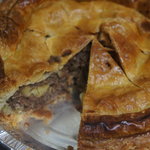 ステーキ＆ワイン オクソン - ミートパイ美味しすぎる…