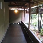 亀の井別荘 - 通路