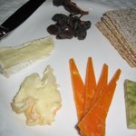 バー・ステア - ミモレット・カマンベール・レーズン他