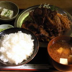 山彦 - 生姜焼肉定食、800円