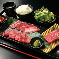 焼肉三種食べ比べランチ