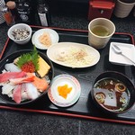 おんまく寿司 - 海鮮丼（918円）2019年3月