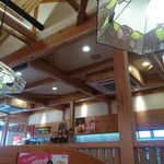 珈琲所コメダ珈琲店 - 広い天井