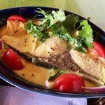 スプーンソング - 【南インド風ビリヤニ＆ケーララフィッシュ(ブリ)カレー 1,300円】今日のブリの切り身は特に大きかった！