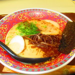 伝統熊本豚骨 伝 - 伝ラーメン　８００円（税込）【２０１９年３月】