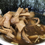 中華そば べんてん - トッピングメンマはたっぷり