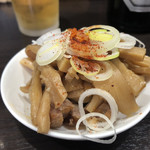 中華そば べんてん - 「ビール」550円のお通し