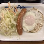 松屋 - ソーセージエッグ定食（納豆） ¥400 のソーセージエッグ