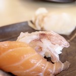 Sushi Izakaya Yataizushi - サーモンとゲソ