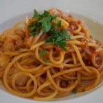 クッチーナ・オーラ・レガーレ - サルシッチャと地キャベツのトマトソーススパゲティ