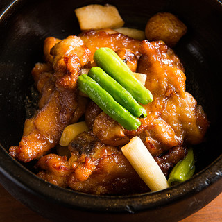 輕井澤店獨特的美味料理「石燒雞骨」